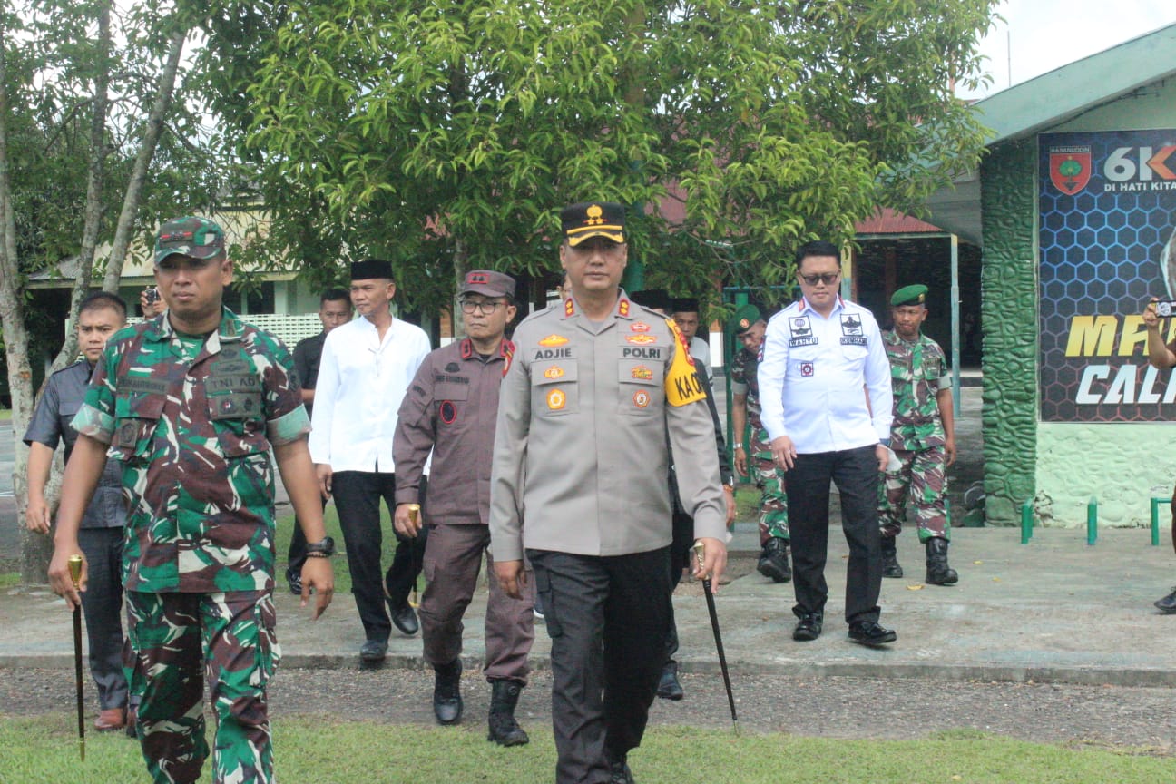 Kapolres Pinrang Hadiri Pelepasan Personil Satgas Satuan Organik Wilayah Papua 721 Makkasau