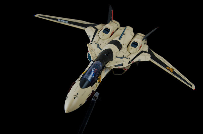 VF-19Advance_Isamu_Fighter_01.jpg