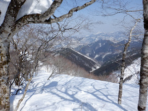 右下に下山尾根