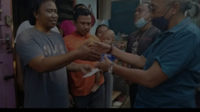 Made Sudiarta (Kadek Tamu) ,Anggota Dewan  Dari Nasdem Buleleng  Berbagi Kasih Berikan Bantuan Perehapan Rumah .