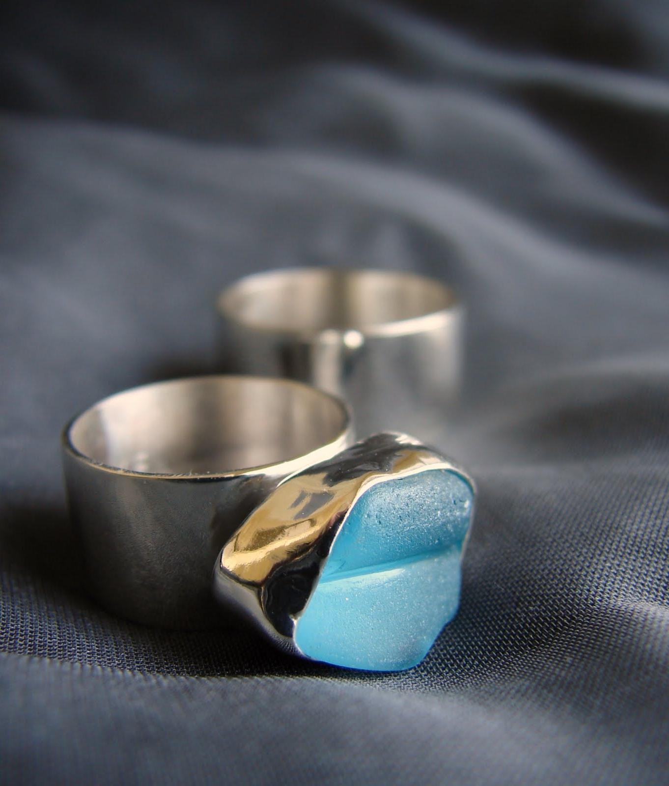 A set of wedding rings for a