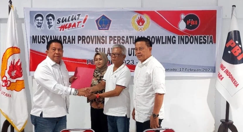 Jimmy H Senduk sebagai Ketua PBI Sulut periode 2022-2027. Sidang pleno Musprov PBI Sulut yang dipimpin ketua SC Terry Sumendap didamping anggota Joppy Senduk dan Esty Mukuan. (Foto istimewa)