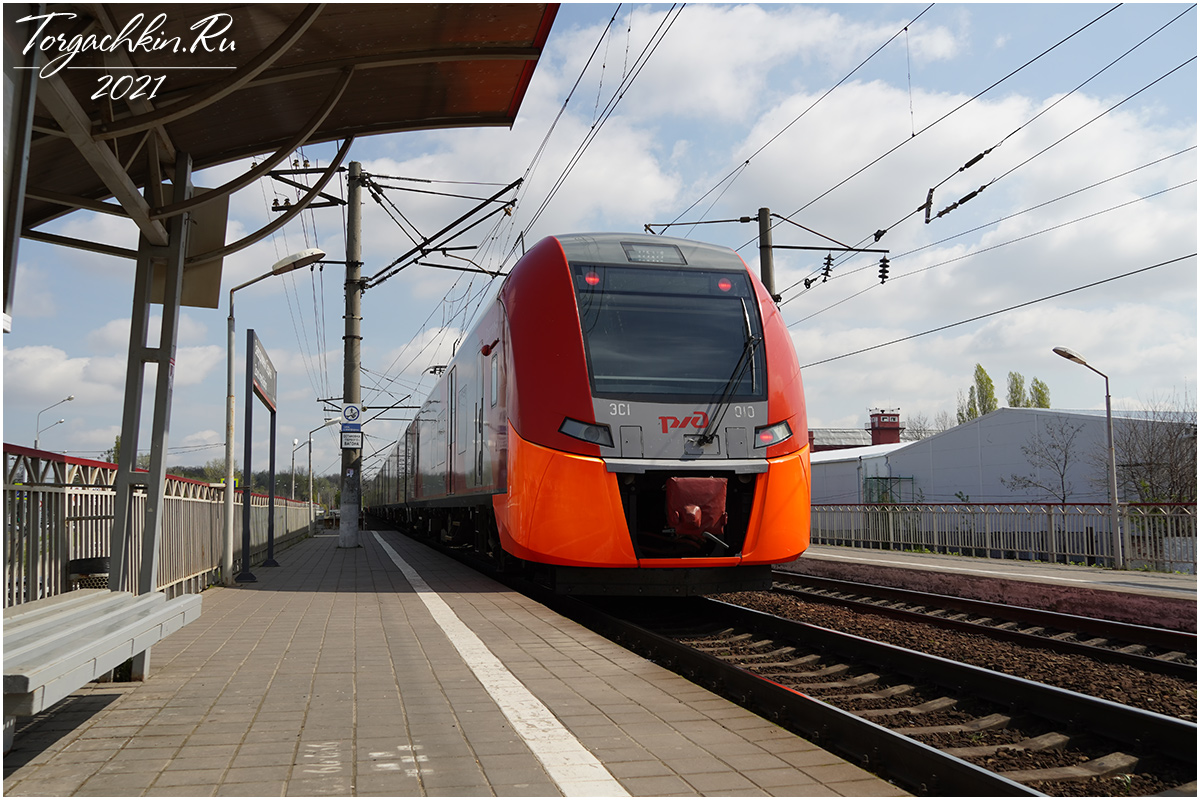 Электрички ласточка кисловодск краснодар. Электропоезд Ласточка эс1. Siemens Desiro Rus. Дезиро Ласточка. Тормозная система электропоезда эс1.