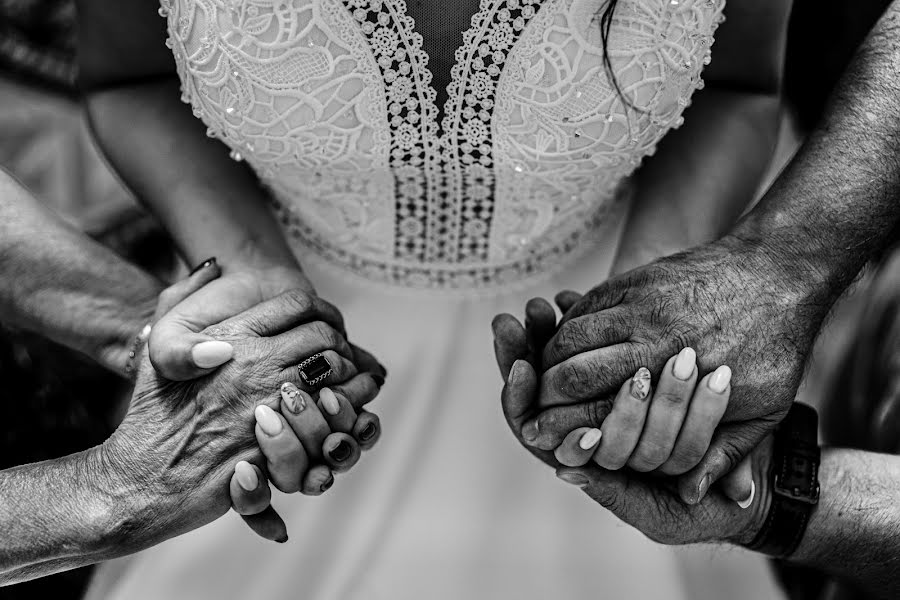 Fotografo di matrimoni Cezar Gabriel Udrea (gabrielroselens). Foto del 13 settembre 2022