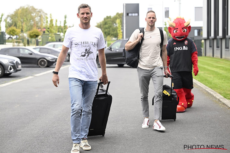 Groot contrast: Batshuayi steelt weeral de show met outfit terwijl Vertonghen gewoon in t-shirt van één van de beste comedyreeksen verschijnt