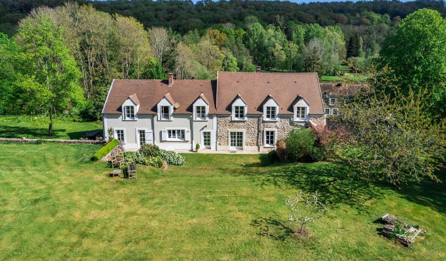 House with terrace Saint lambert des bois