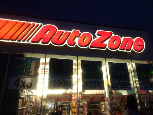 AutoZone Campeche Patricio Trueba, Avenida Patricio Trueba de Regil, San Rafael, 24090 Campeche, CAMP, México, Tienda de repuestos para carro | CAMP