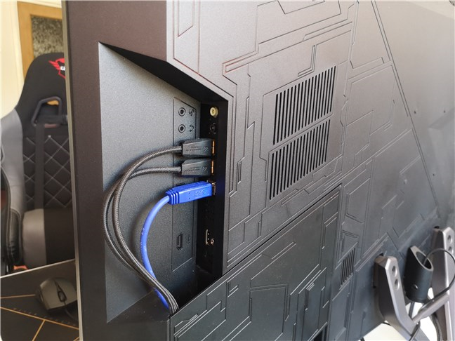 Gestión de cables en el ASUS ROG Swift PG43U