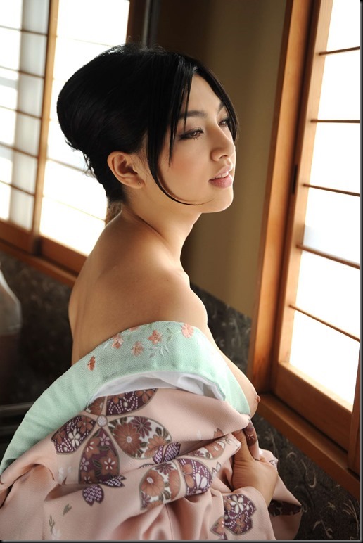 Saori Hara in Kimono_246748-0060