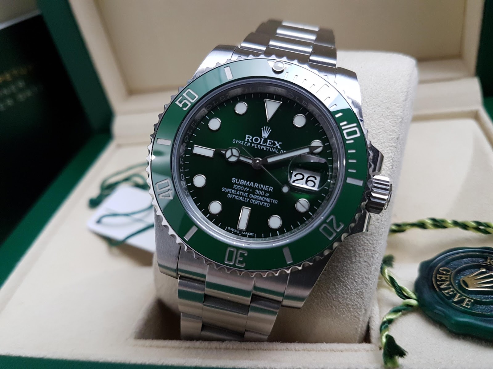 harga rolex submariner hulk