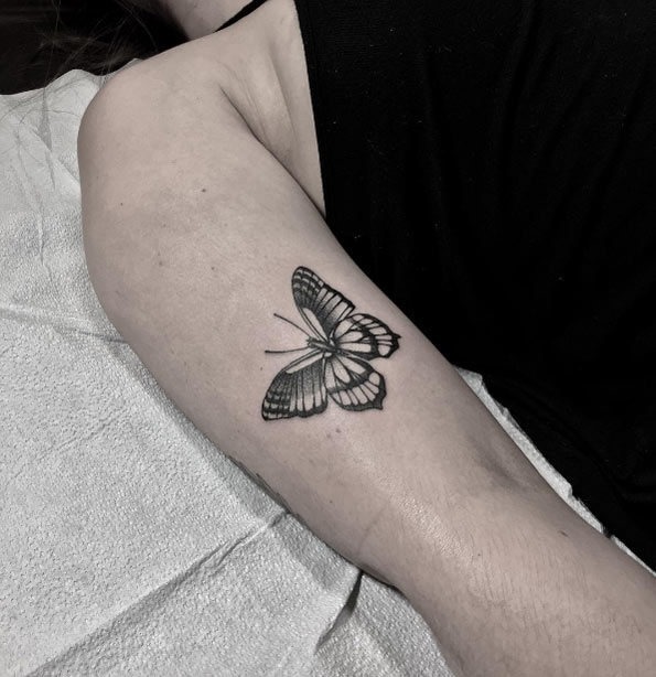 este_blackwork_borboleta