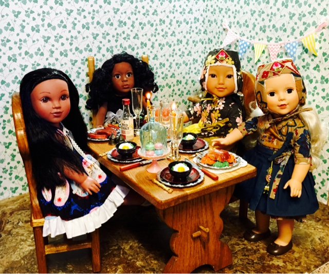 The Doll House EP.9  American Girl Doll Thanksgiving Dinner! 