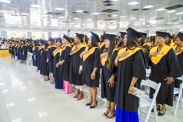  UNIREMHOS gradúa 462 profesionales; rector señala sociedad necesita volver hacia los valores  