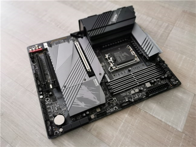 Una vista del Gigabyte Z690 AORUS Pro