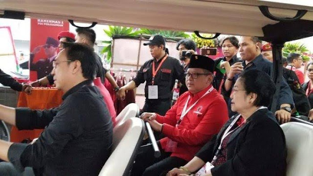 Bantah 'Sembunyi' di PTIK dan Dikumpulkan Megawati, Ini Penjelasan Hasto Bantah 'Sembunyi' di PTIK dan Dikumpulkan Megawati, Ini Penjelasan Hasto