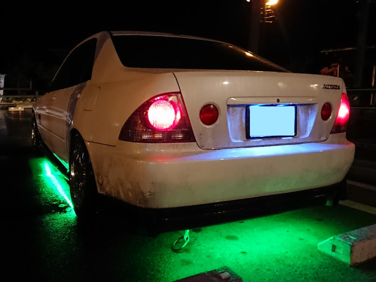 アルテッツァのエムズガレージ・DIY・レッドメモリー・アンダーLEDに関するカスタム事例の投稿画像5枚目