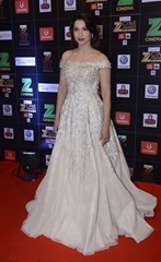 Gauhar-Khan-in-Rony-El-Areif-couture-Zee-Cine-Awards-2017-Mystylesposts