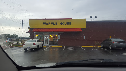 Breakfast Restaurant «Waffle House», reviews and photos, 2448 Carolina Beach Rd, Wilmington, NC 28401, USA