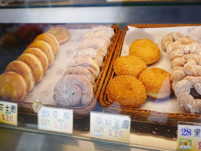 【食記】台中Siang Ning Beike Lemon Donuts 香檸貝克甜甜圈專賣店@南屯萬和宮 : 季節水果新鮮更對味? 烤的甜甜圈等你來體驗 下午茶 區域 午餐 南屯區 台中市 晚餐 甜點 糕餅烘培 蛋糕 輕食 飲食/食記/吃吃喝喝 