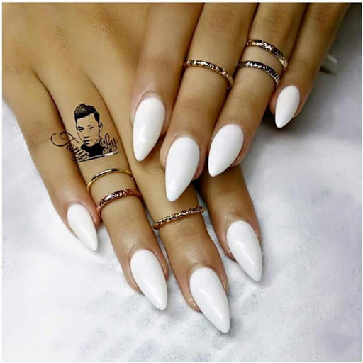 Fancy Nails logo