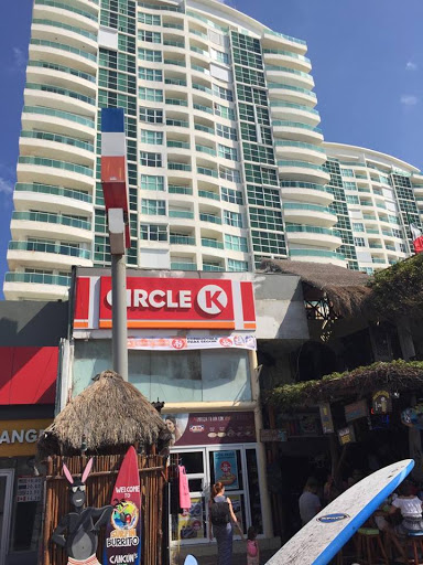 360 Surf School Cancun, Boulevard Kukulcan Km. 9.5, Zona Hotelera, 77500 Cancún, Q.R., México, Tienda de surf | GRO