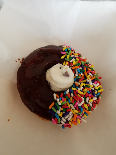 Donut Shop «Top That! Donuts», reviews and photos, 210 Ocean Ave, Point Pleasant Beach, NJ 08742, USA