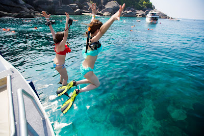 Jump into the refreshing water from the stern of the speed boat