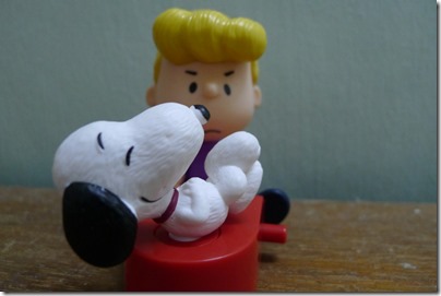 McDonald’s happy meal X The Peanuts Movie 2015 toys: Snoopy & Schroeder