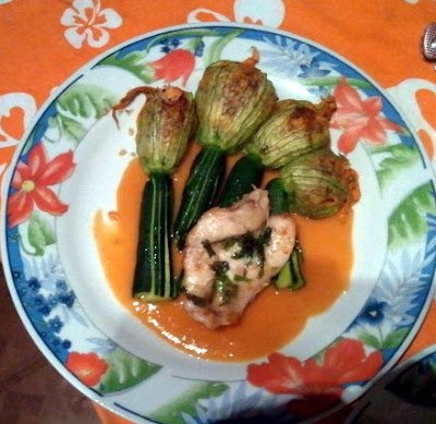 Filets de rascasse rôtis et fleurs de courgette farcies