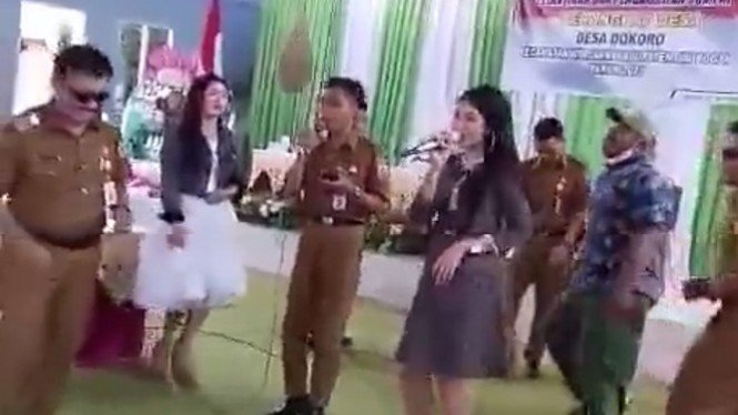 Viral Perangkat Desa Joget bersama Biduan Cantik di Tengah Pandemi