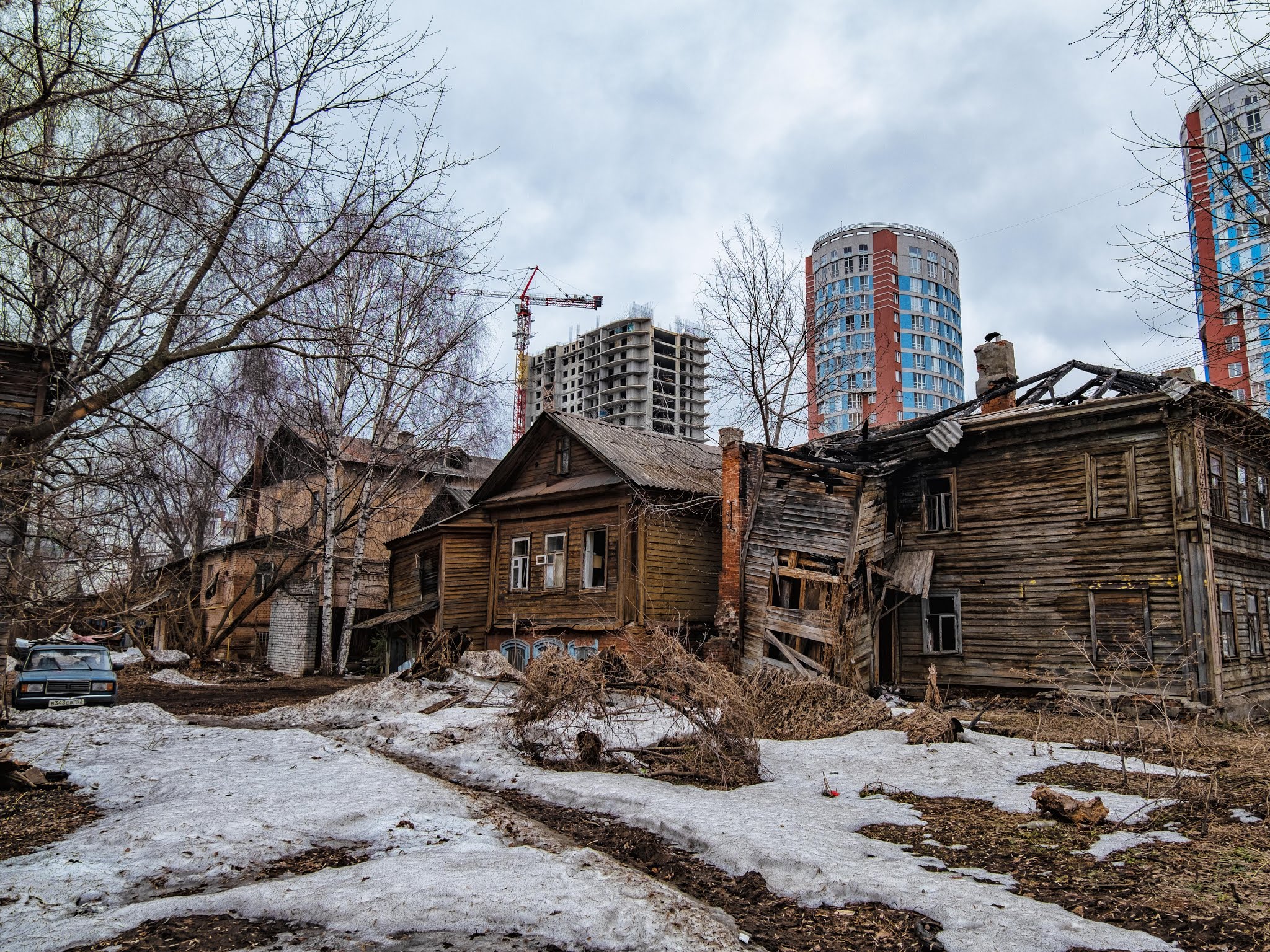 Нижний новгород старые дома. Нижний Новгород старые дома фото. Ветхие дома Нижнего Новгорода. Ветхие дома Нижегородского района Нижнего Новгорода. Старые дома Нижегородский район.