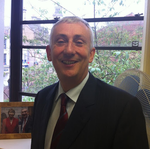 Lindsay Hoyle Photo 26