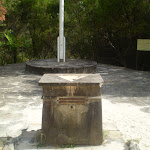 Sphinx war memorial and flag pole (25304)