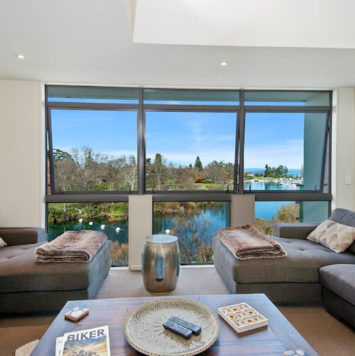 The Mooring - Taupo Waterfront Apartment