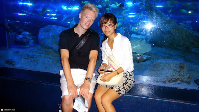 matt & fumie at the Shinagawa Aquarium in Shinagawa, Japan 