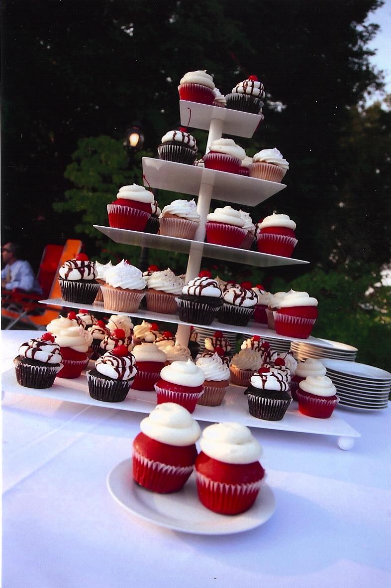 Sift Cupcakery Wedding Display