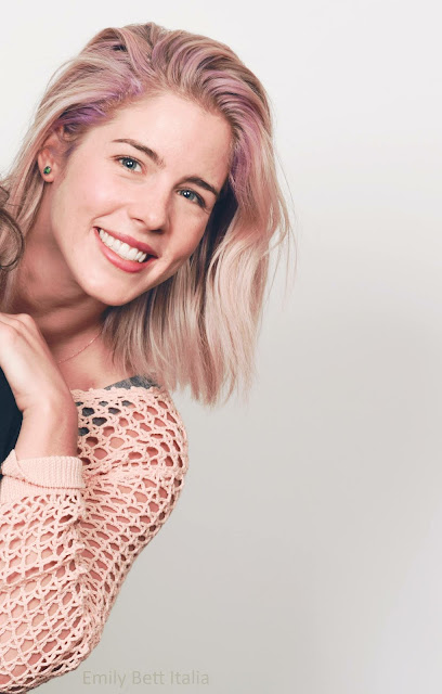 Emily Bett Rickards Awesome Profile Pics