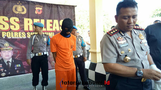 
Polres Sukabumi Tangkap 4 Tersangka Pengoplos Miras, Terungkap Inilah Bahan Pembuatan Miras Oplosan
