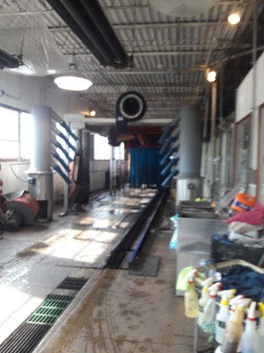 Car Wash «New York Car Wash», reviews and photos, 1241 E New York St, Aurora, IL 60505, USA