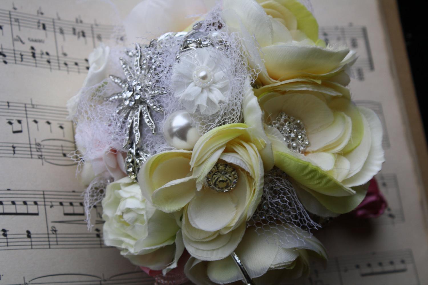 wedding brooch bouquet