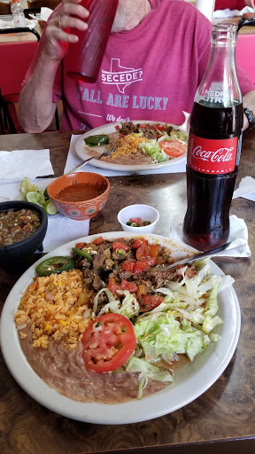 Restaurant «La Flor Mexicana Restaurant», reviews and photos, 221 Mill Ave, Conroe, TX 77301, USA