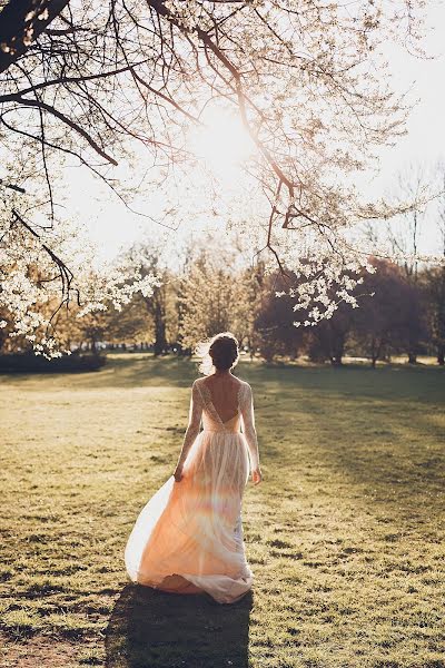 Jurufoto perkahwinan Aleksandra Lovcova (alexandriaria). Foto pada 31 Mei 2017