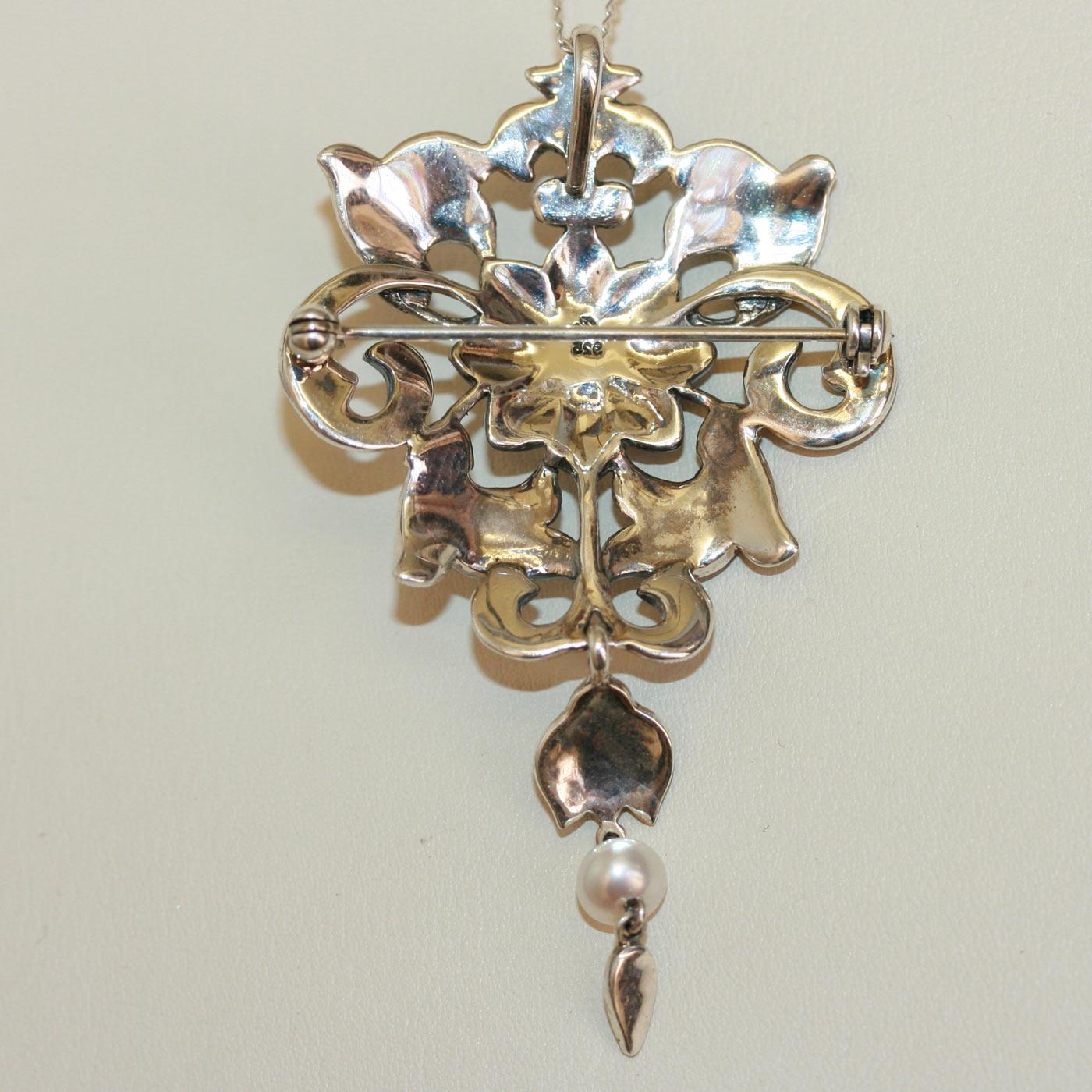 Victorian style brooch and