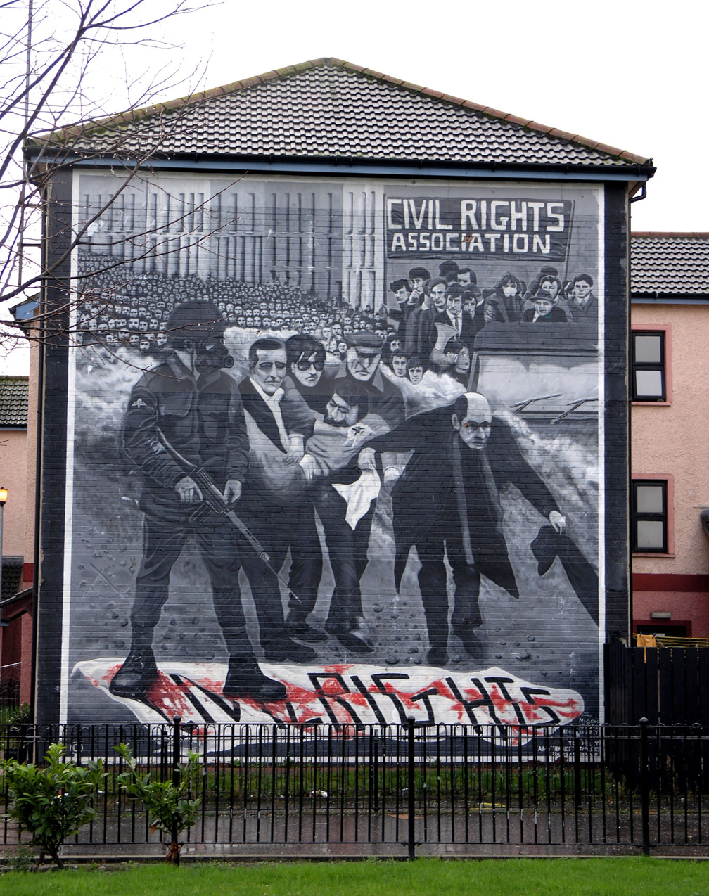 bloody_sunday_mural_bogside_2004_smc.jpg