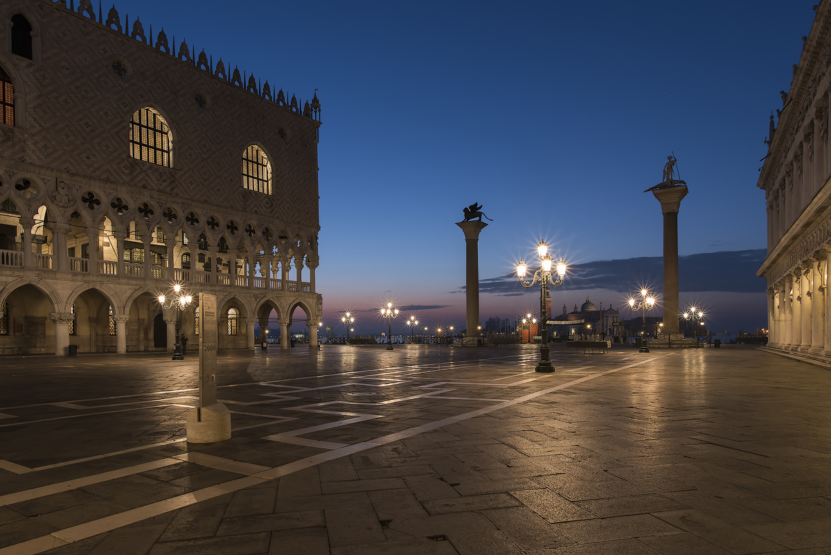 Venezia San Marco durante la notte di oleg.slabinskiy