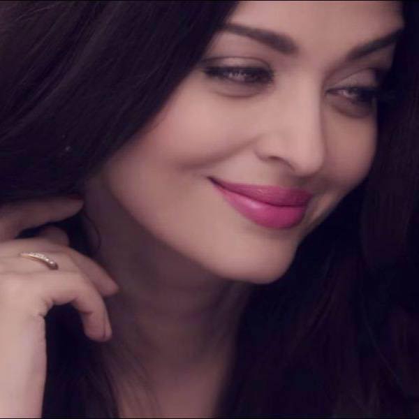 Aishwarya Rai Bachchan Dp Profile Pics