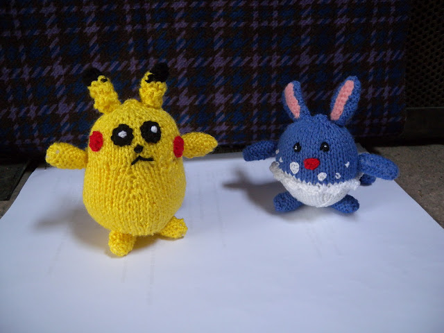 Pikachu et Azumarill (pokemon) DSCN1782