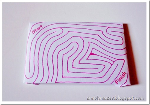 Free printable maze gift carder holder.