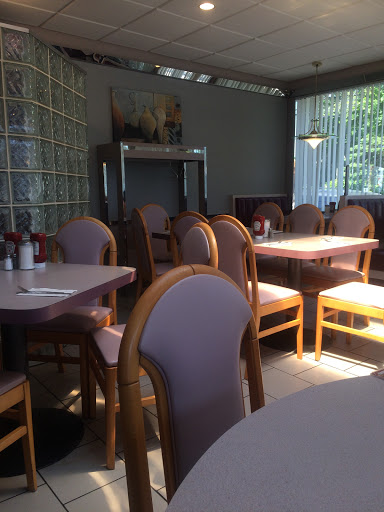 Restaurant «West Haven Duchess Dineraunt», reviews and photos, 706 Campbell Ave, West Haven, CT 06516, USA