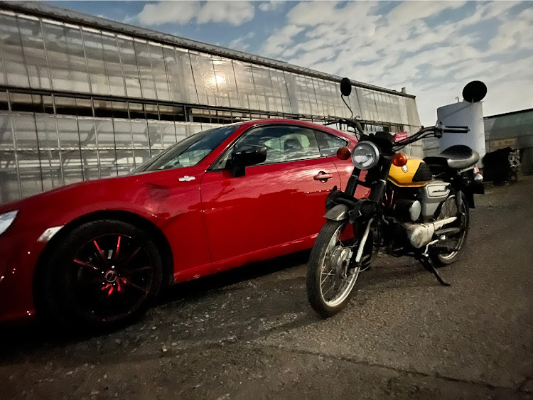 86の赤いホイール・86BRZオーナーさんと繋がりたい・赤い車・コレダ50に関するカスタム事例の投稿画像1枚目